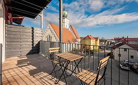 Crest - Riverside Lofts Mit Parken I Balkon I Kueche I Regendusche